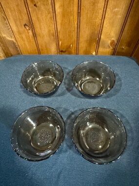 Vintage Amber Pyrex Glass Custard Bowls – Set of 4